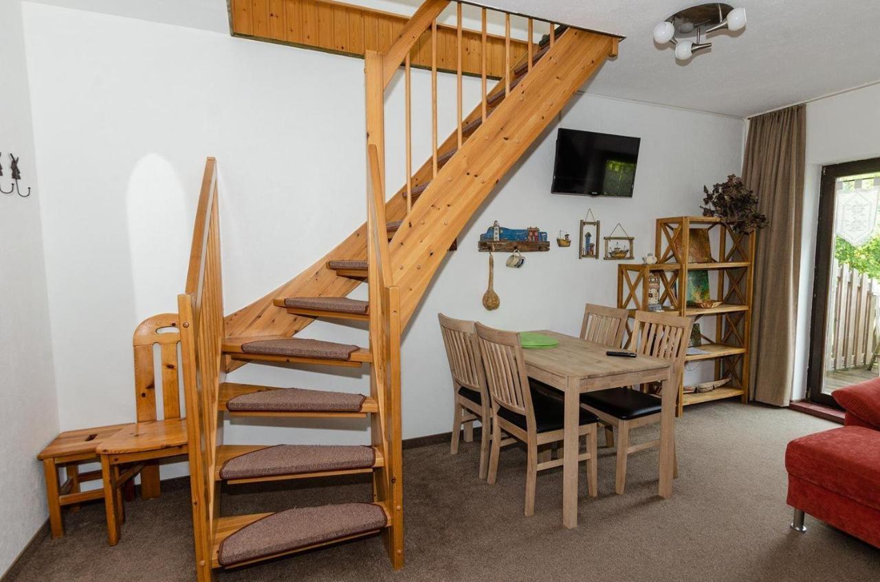 3-R-Ferienwohnung-Fuer-3-Personen-In-Schaprode-Auf-Ruegen-Zi4 Экстерьер фото